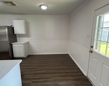 9217 Mohawk Drive - Photo Thumbnail 8