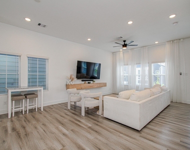 8325 Springwood Creek Lane - Photo Thumbnail 11