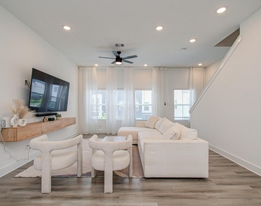 8325 Springwood Creek Lane - Photo Thumbnail 13