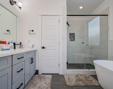 8325 Springwood Creek Lane - Photo Thumbnail 30