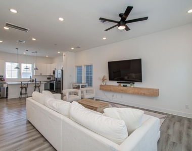 8325 Springwood Creek Lane - Photo Thumbnail 15