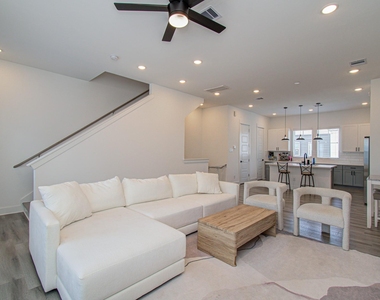 8325 Springwood Creek Lane - Photo Thumbnail 14