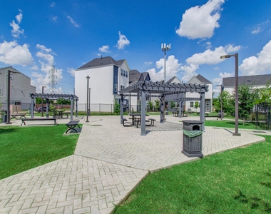 8325 Springwood Creek Lane - Photo Thumbnail 5