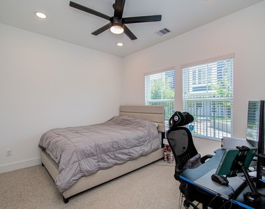 8325 Springwood Creek Lane - Photo Thumbnail 7
