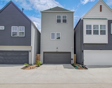 8325 Springwood Creek Lane - Photo Thumbnail 36