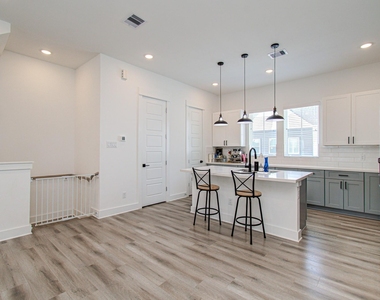 8325 Springwood Creek Lane - Photo Thumbnail 18
