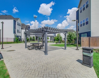 8325 Springwood Creek Lane - Photo Thumbnail 35