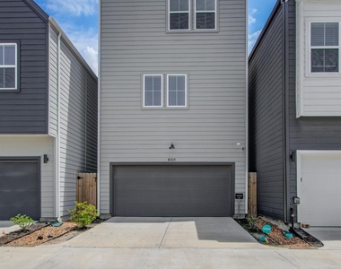 8325 Springwood Creek Lane - Photo Thumbnail 34