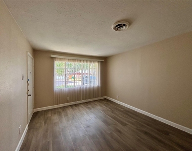 4110 Knotty Oaks Trail - Photo Thumbnail 9