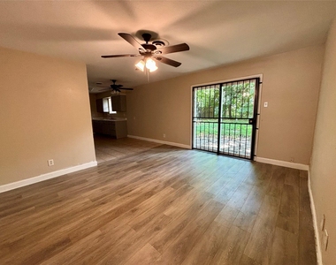 4110 Knotty Oaks Trail - Photo Thumbnail 8