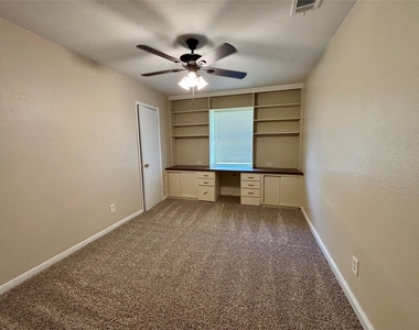 4110 Knotty Oaks Trail - Photo Thumbnail 14