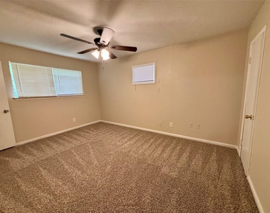 4110 Knotty Oaks Trail - Photo Thumbnail 16