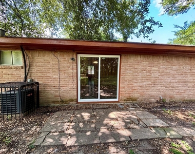 4110 Knotty Oaks Trail - Photo Thumbnail 17