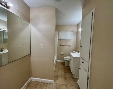 4110 Knotty Oaks Trail - Photo Thumbnail 12