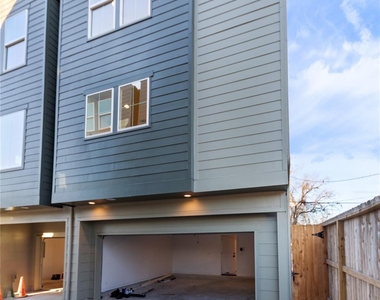 3703 Nagle Street - Photo Thumbnail 15