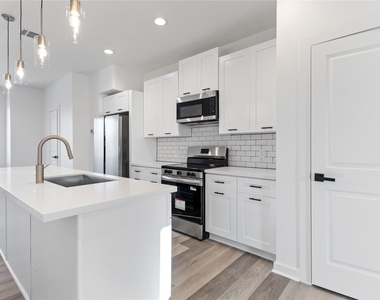 3703 Nagle Street - Photo Thumbnail 10