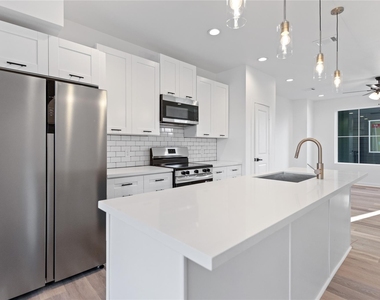 3703 Nagle Street - Photo Thumbnail 9