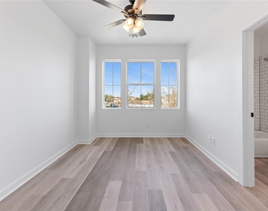 3703 Nagle Street - Photo Thumbnail 6