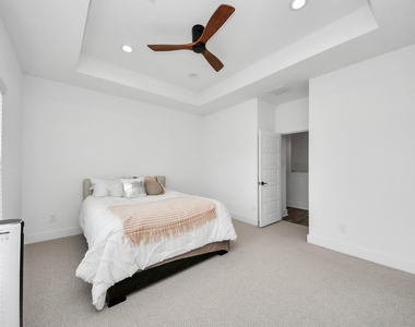 1066 Mansfield Street - Photo Thumbnail 21