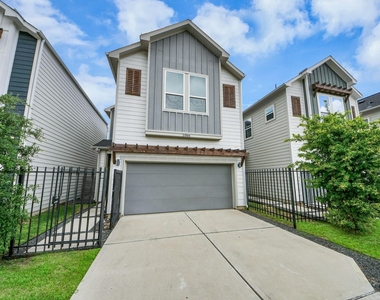 1066 Mansfield Street - Photo Thumbnail 1