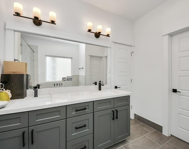 1066 Mansfield Street - Photo Thumbnail 24