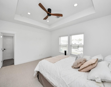 1066 Mansfield Street - Photo Thumbnail 22
