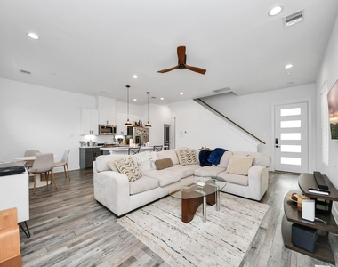 1066 Mansfield Street - Photo Thumbnail 8