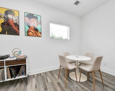 1066 Mansfield Street - Photo Thumbnail 18