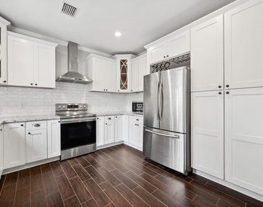 3202 Breezy Pines Court - Photo Thumbnail 8