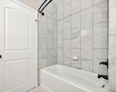 3202 Breezy Pines Court - Photo Thumbnail 18