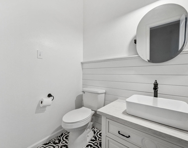 3202 Breezy Pines Court - Photo Thumbnail 20