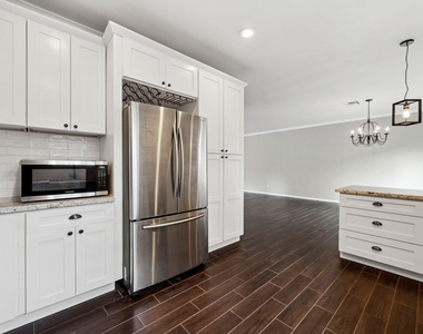 3202 Breezy Pines Court - Photo Thumbnail 7