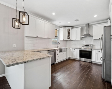 3202 Breezy Pines Court - Photo Thumbnail 5
