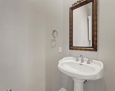 822 Stuart Street - Photo Thumbnail 16