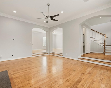 822 Stuart Street - Photo Thumbnail 14