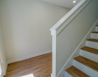 615 Northew Street - Photo Thumbnail 5