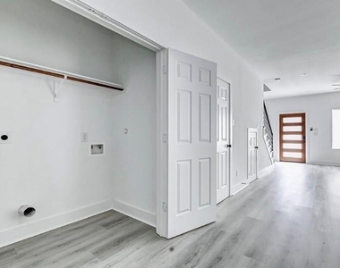 2206 Dolly Wright Street - Photo Thumbnail 6