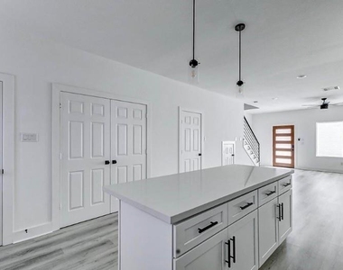 2206 Dolly Wright Street - Photo Thumbnail 9