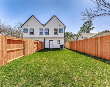 2206 Dolly Wright Street - Photo Thumbnail 20