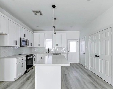 2206 Dolly Wright Street - Photo Thumbnail 10