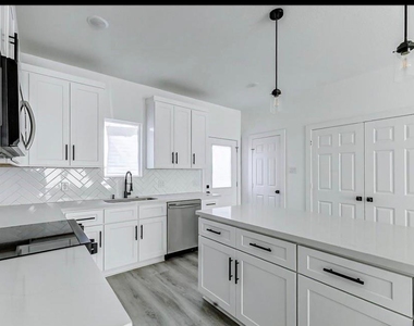 2206 Dolly Wright Street - Photo Thumbnail 11