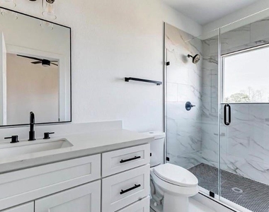 2206 Dolly Wright Street - Photo Thumbnail 15