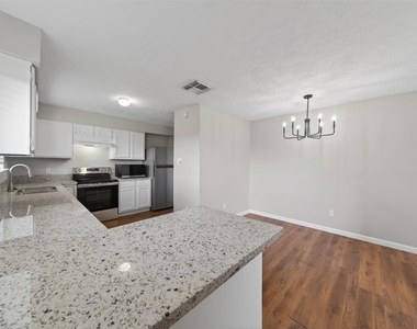 9906 Rocky Hollow Road - Photo Thumbnail 5