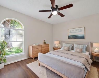 9906 Rocky Hollow Road - Photo Thumbnail 13