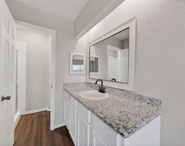 9906 Rocky Hollow Road - Photo Thumbnail 11