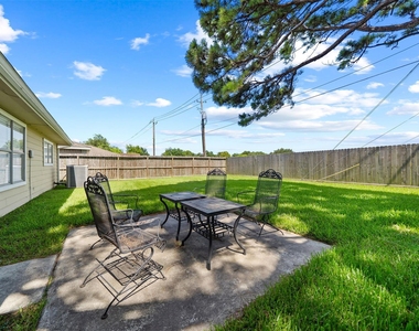 9906 Rocky Hollow Road - Photo Thumbnail 15