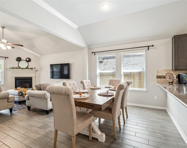 32622 Harvest Valley Drive - Photo Thumbnail 5