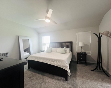 3315 Dagostino Creek Drive - Photo Thumbnail 9