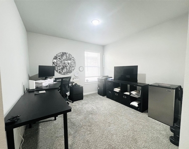 3315 Dagostino Creek Drive - Photo Thumbnail 16