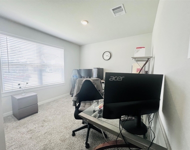 3315 Dagostino Creek Drive - Photo Thumbnail 15